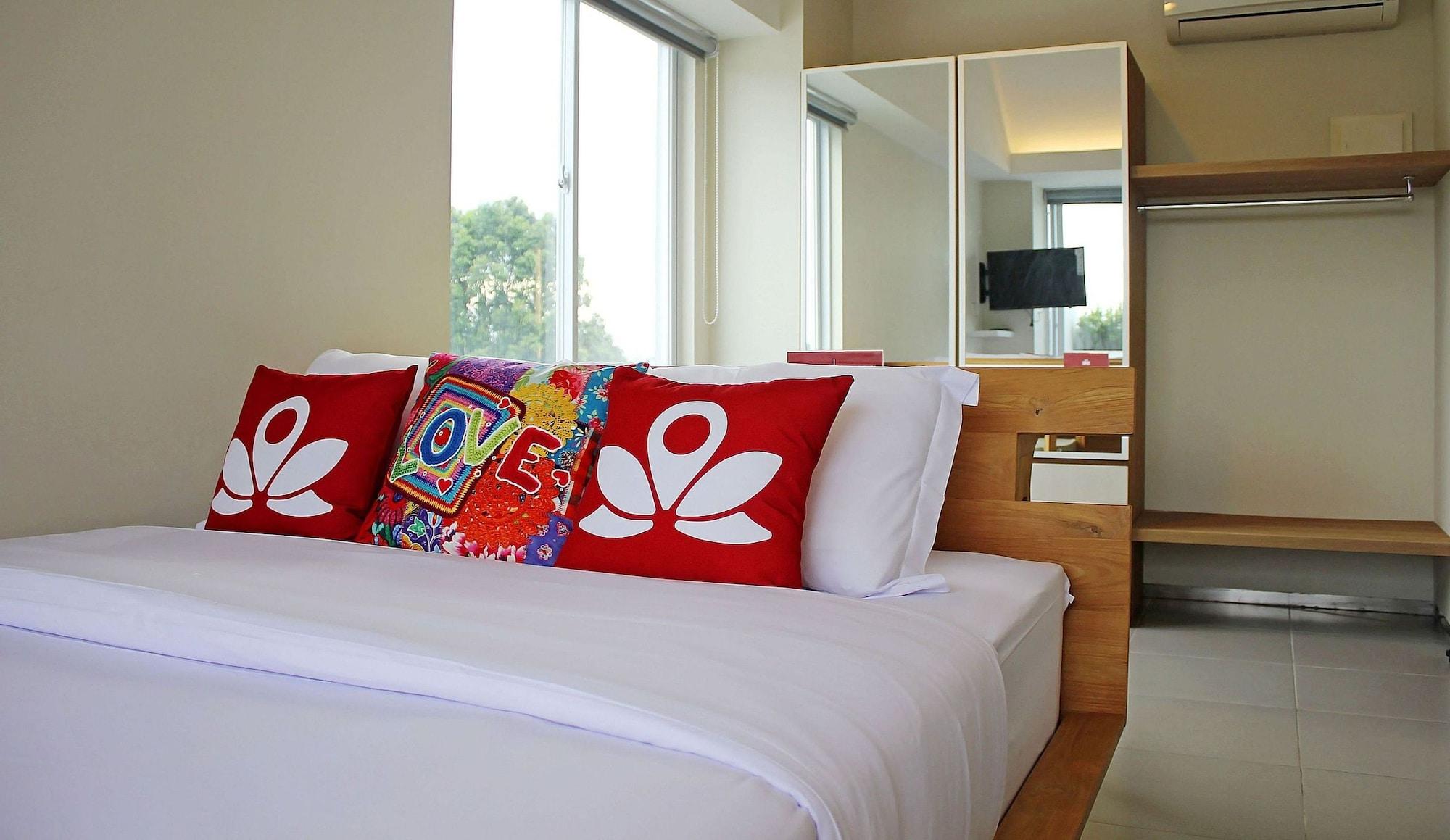 Zen Rooms Patra Kuningan Syariah Джакарта Экстерьер фото