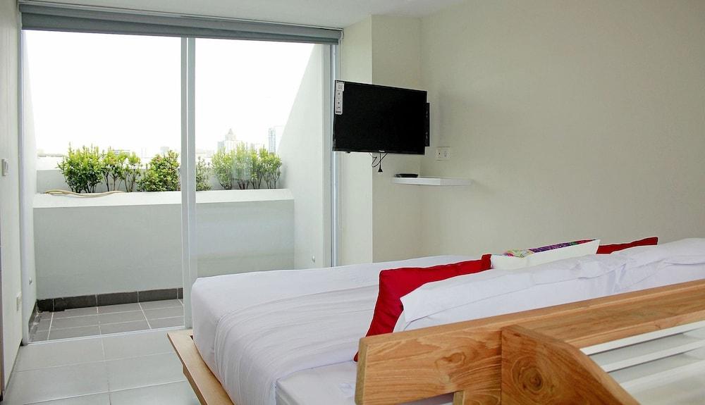 Zen Rooms Patra Kuningan Syariah Джакарта Экстерьер фото