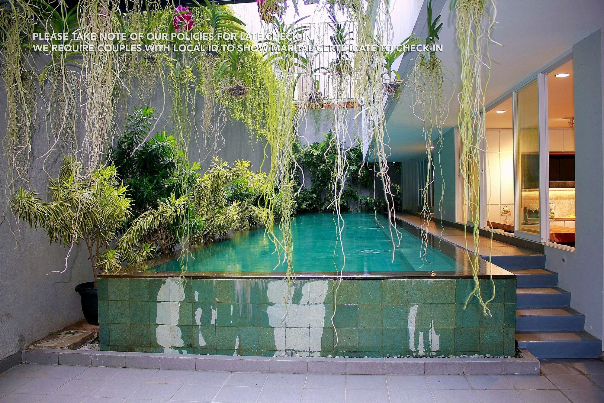 Zen Rooms Patra Kuningan Syariah Джакарта Экстерьер фото